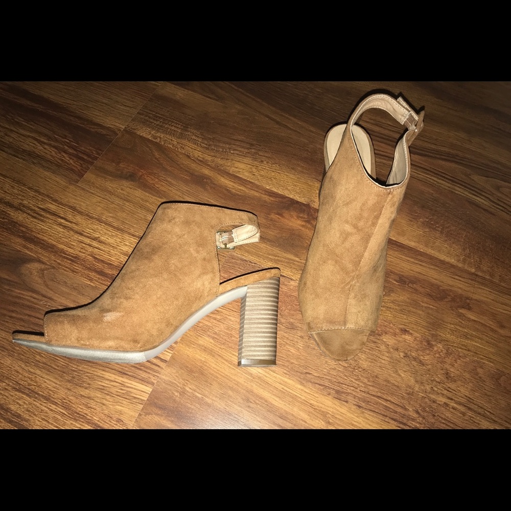 Open toe bootie - Picture 2 of 3